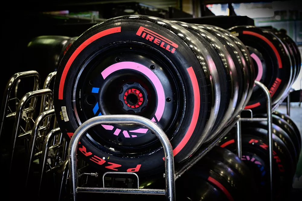 Neum&aacute;ticos Pirelli