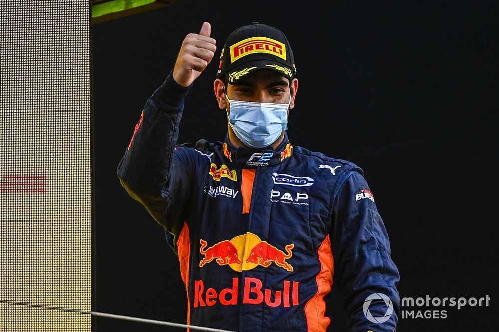 Jehan Daruvala, Carlin, 1st position, on the podium