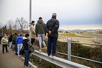 F1: Sainz explica visita improvisada para agradecer fãs após teste com Ferrari