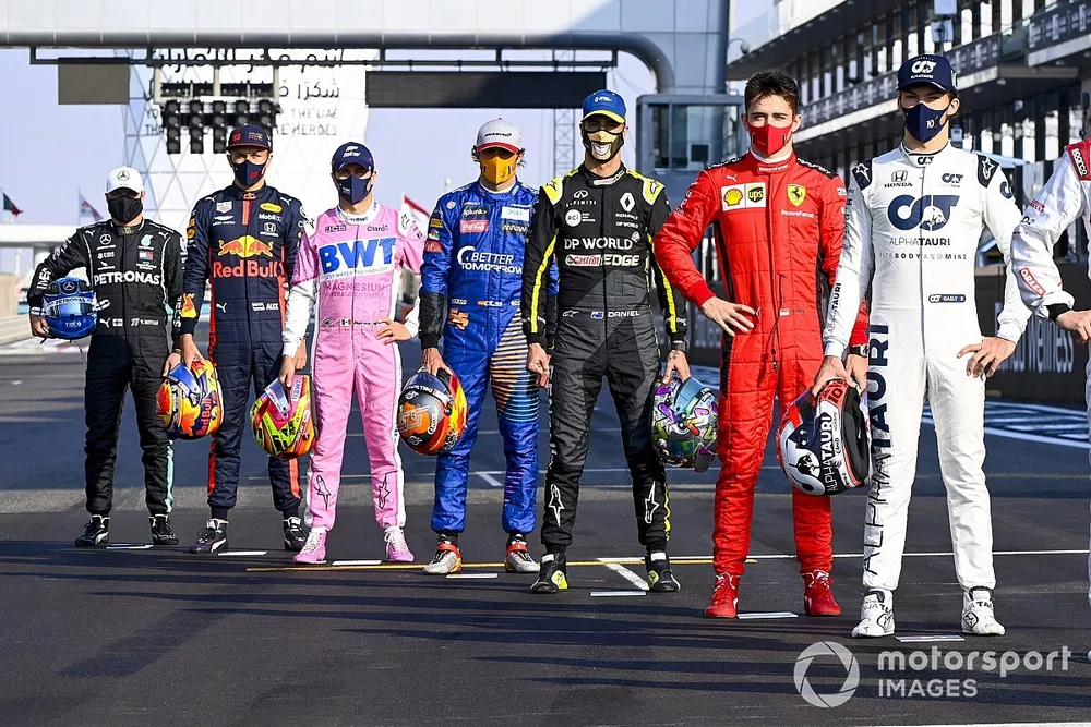 Foto de grupo de los pilotos al final de la temporada