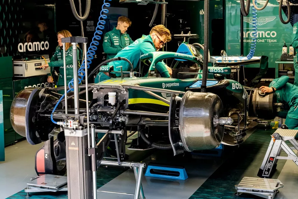 Coche de Fernando Alonso, Aston Martin Racing