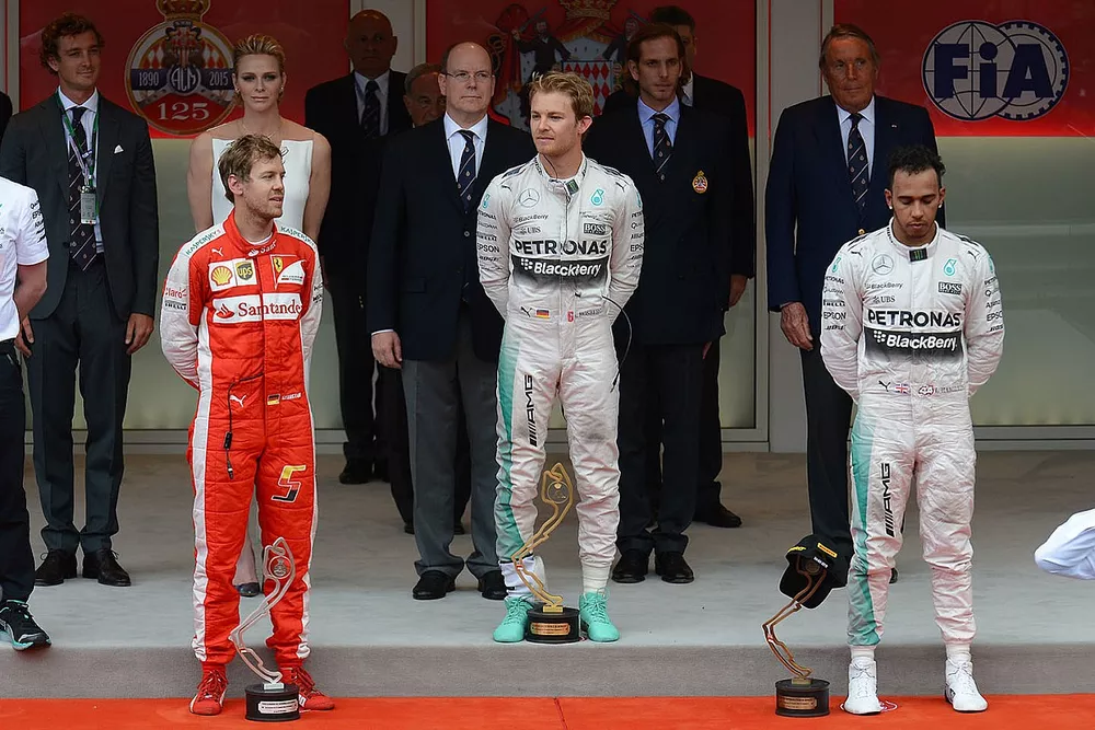 Podium : le vainqueur Nico Rosberg, Mercedes AMG F1, deuxi&egrave;me place Sebastian Vettel, Ferrari