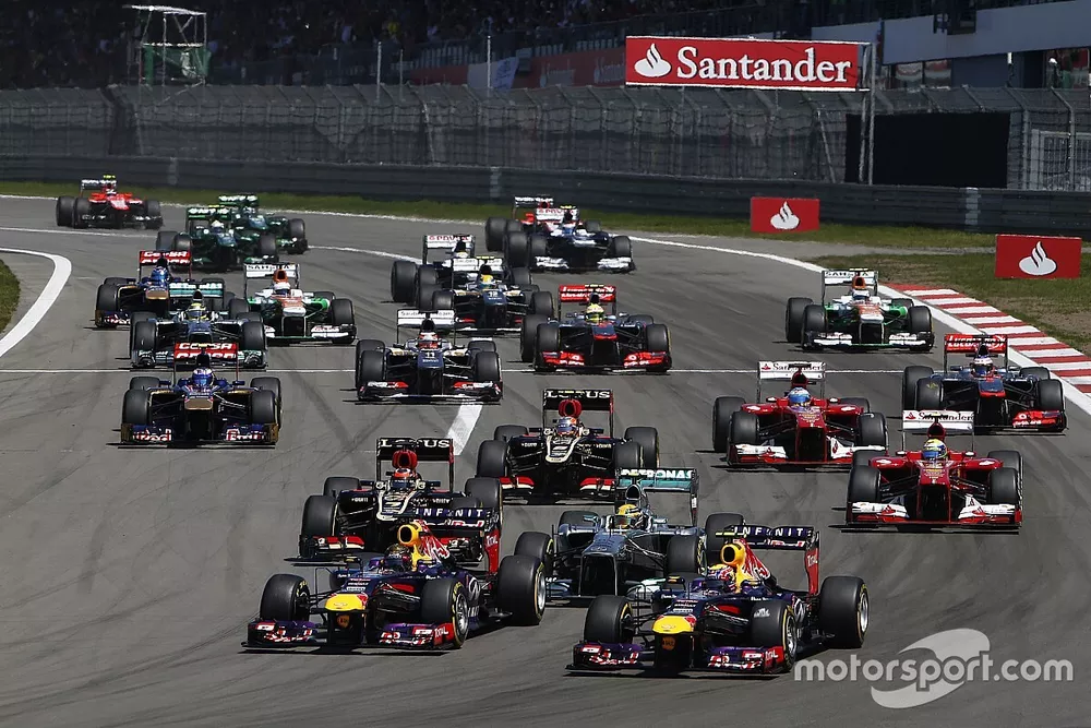 Start: Sebastian Vettel, Mark Webber, Red Bull lead