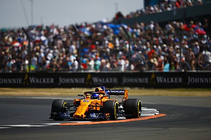 Alonso tras otro intenso duelo con Magnussen: "Siempre se dijo que hay que dejar espacio"