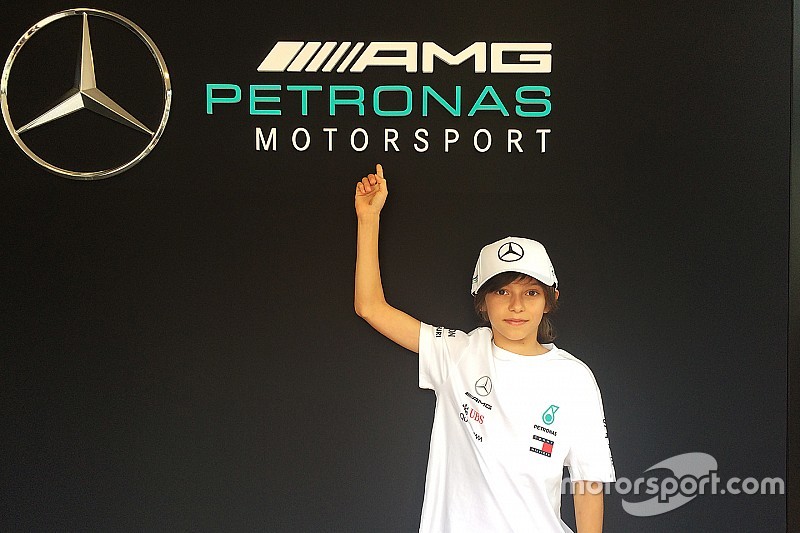 Mercedes: Antonelli jr ha voluto regalare la prima coppa a Toto Wolff