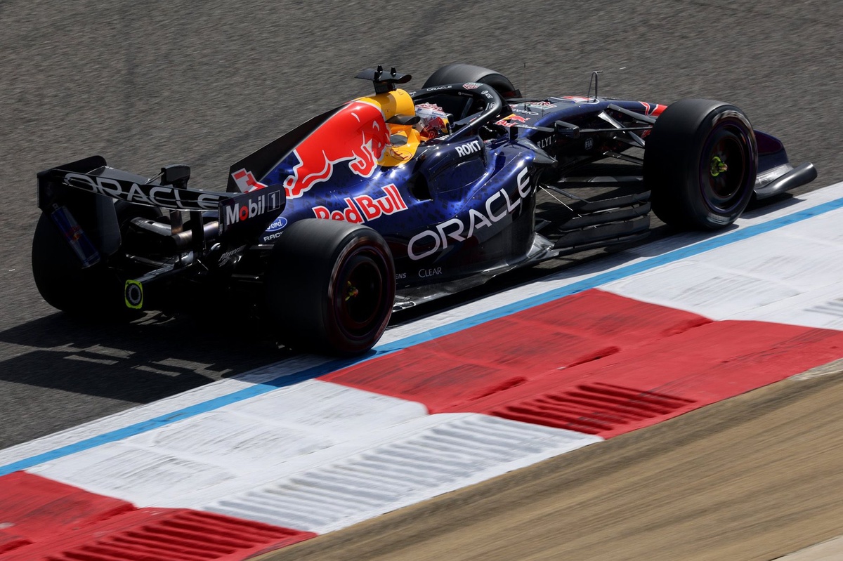 "Un net avantage sur tout le monde" : Sainz affirme l'avance du moteur Red Bull