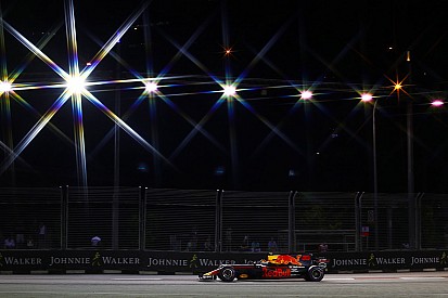 Verstappen: Singapur'da podyum savaşı verebiliriz