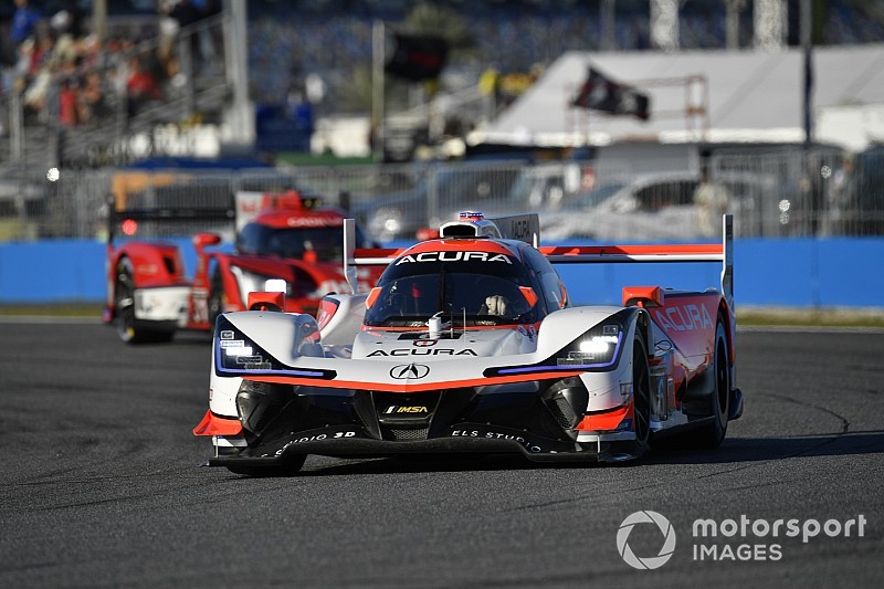 Los compañeros de Alonso en Cadillac sospechan que Acura escondió sus cartas