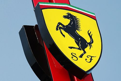 Hivatalos: a Ferrari leleplezte idei versenyautójának nevét