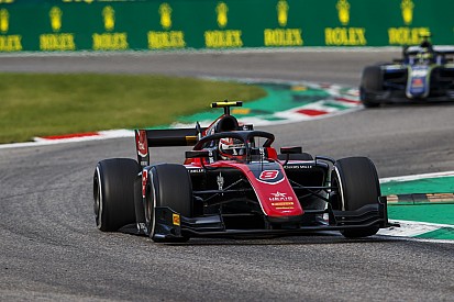 Monza F2: Russell, Markelov'un hatasıyla kazandı