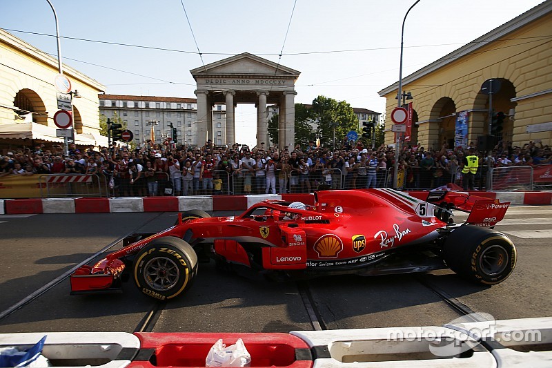Vettel: Demo crash down to using Raikkonen's wheel