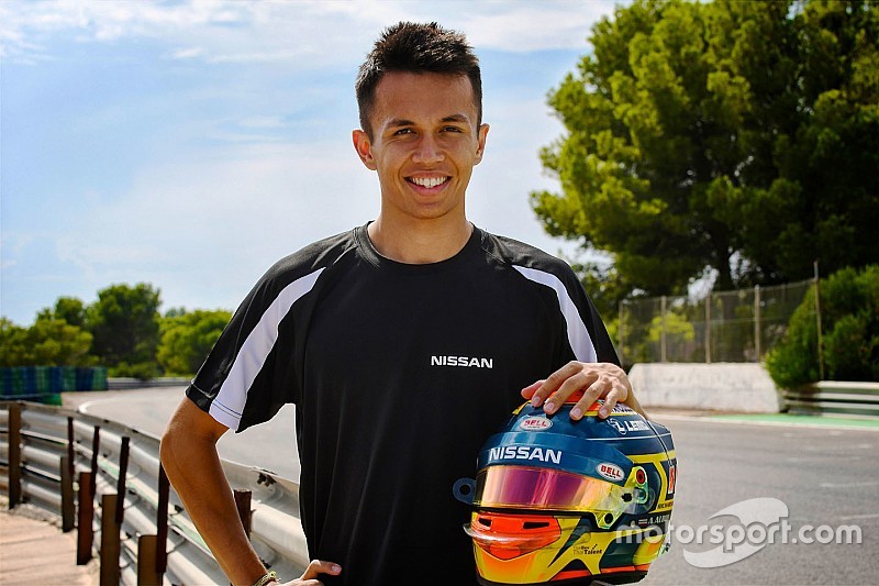 Albon será el compañero de Buemi en Nissan