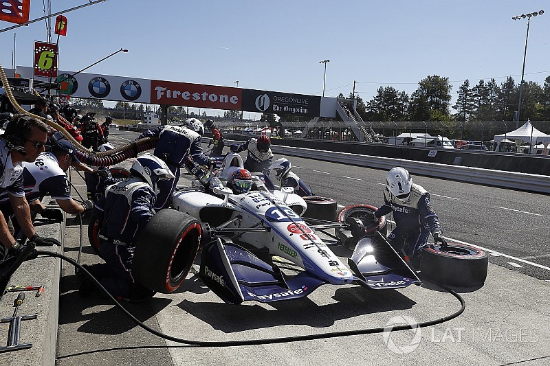 Fittipaldi celebra primer top-10 en Indy: