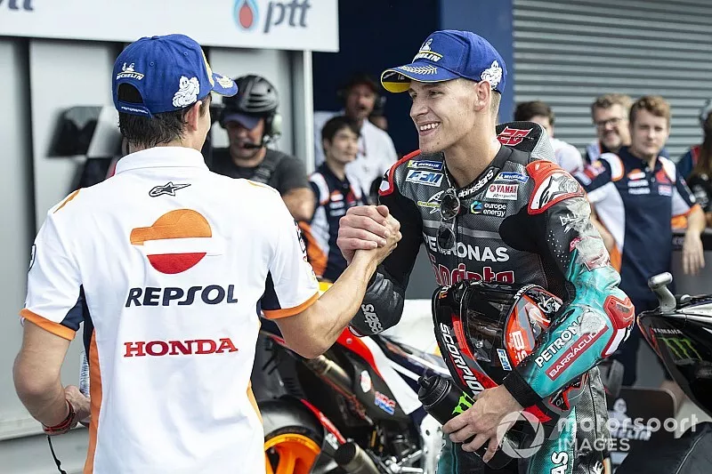 Le poleman Fabio Quartararo, Petronas Yamaha SRT, troisi&egrave;me place pour Marc Marquez, Repsol Honda Team