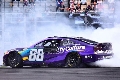 NASCAR Cup: Por que Shane van Gisbergen procurou Verstappen antes da vitória no México
