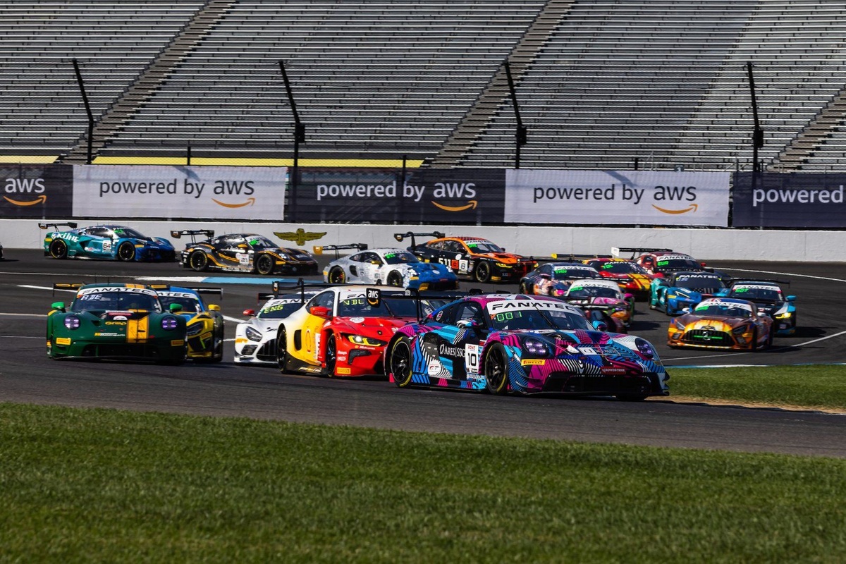 IGTC | 8h di Indianapolis: sfida finale per i titoli, c'è anche Valentino Rossi