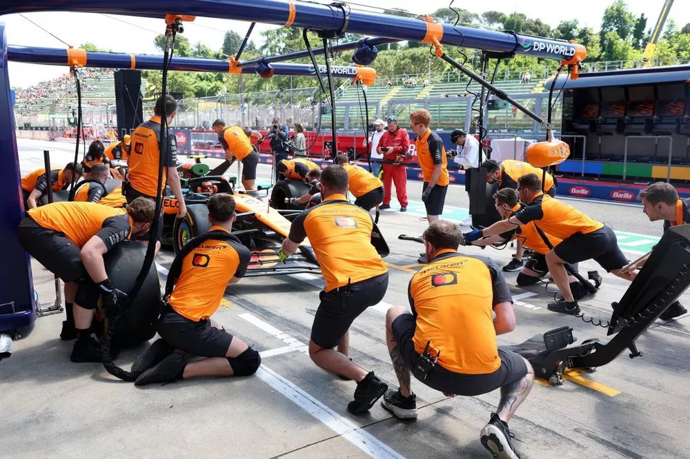  McLaren, pratica di pit stop
