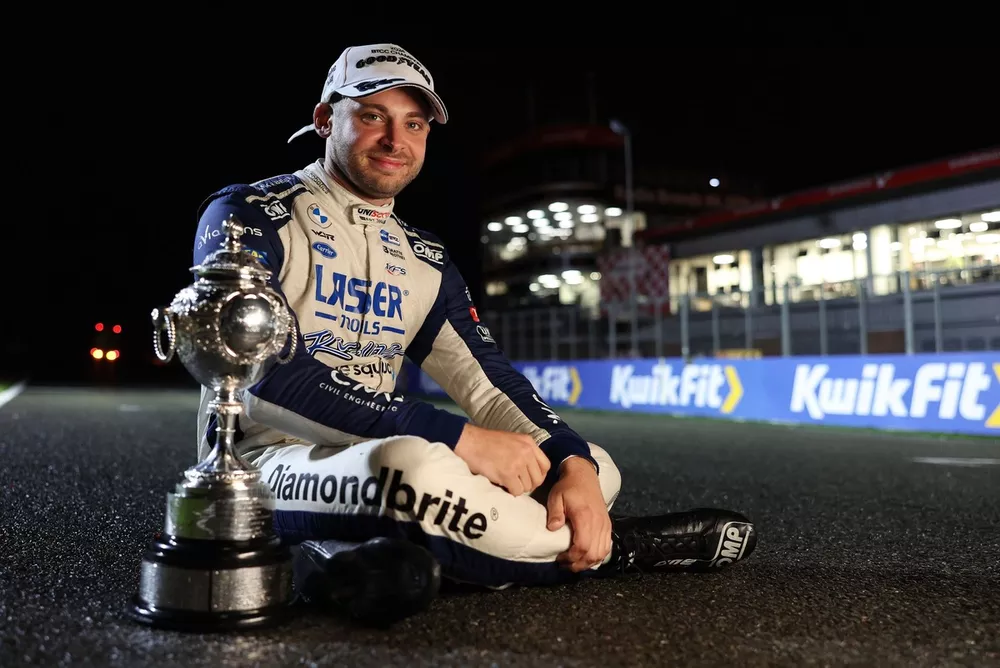 Champion Jake Hill, Laser Tools Racing with MB Motorsport BMW 330e M Sport