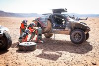 Al Attiyah salva los muebles in extremis en la maratón del Dakar 2025