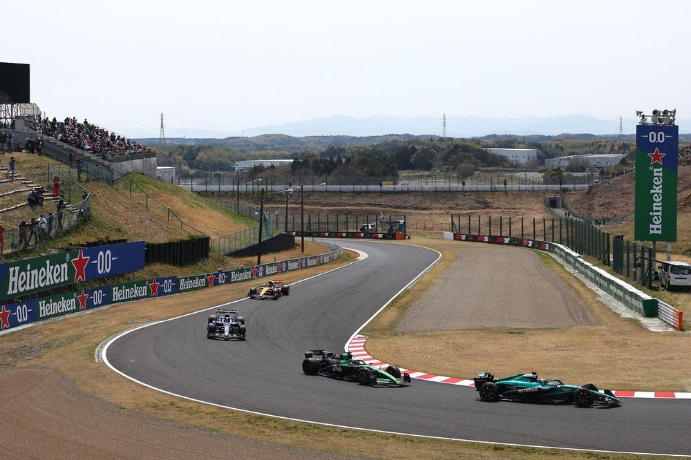 Nico Hulkenberg, Sauber, Lance Stroll, Aston Martin Racing
