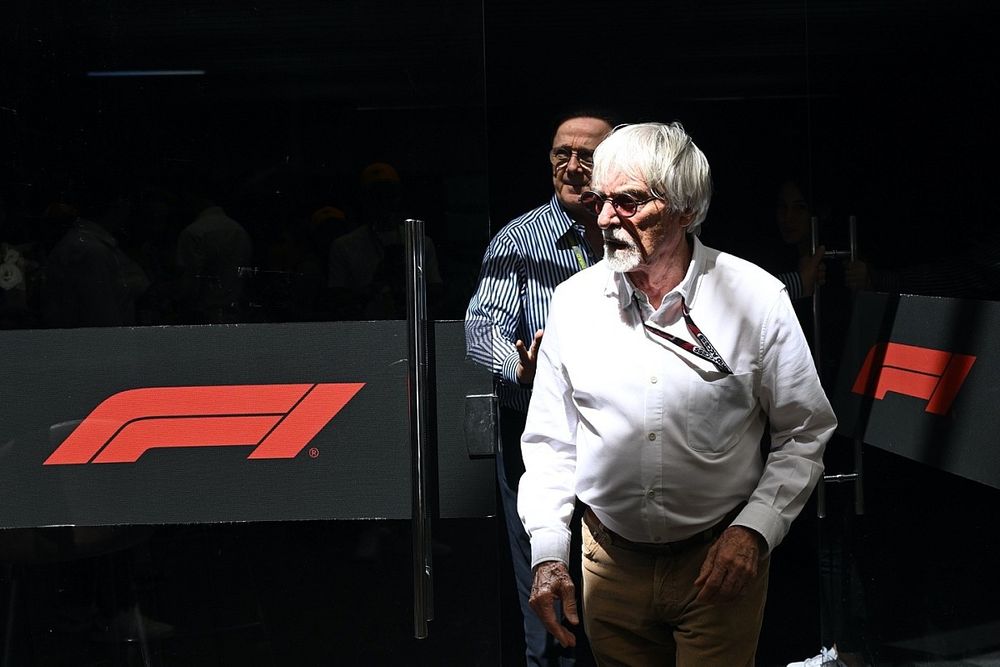Bernie Ecclestone visits the paddock
