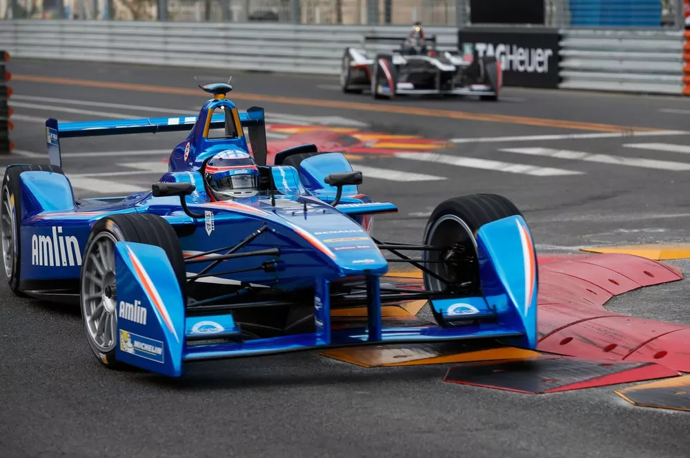 Takuma Sato/Amlin Aguri 