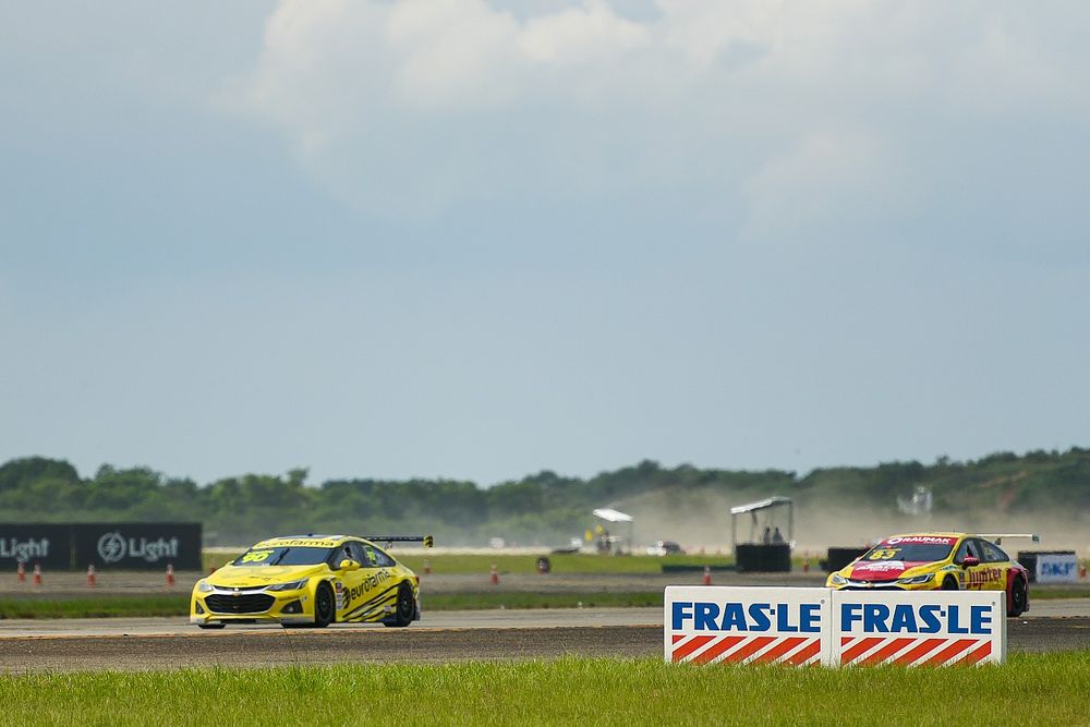 Velocidades máximas chegaram a quase 270 km/h