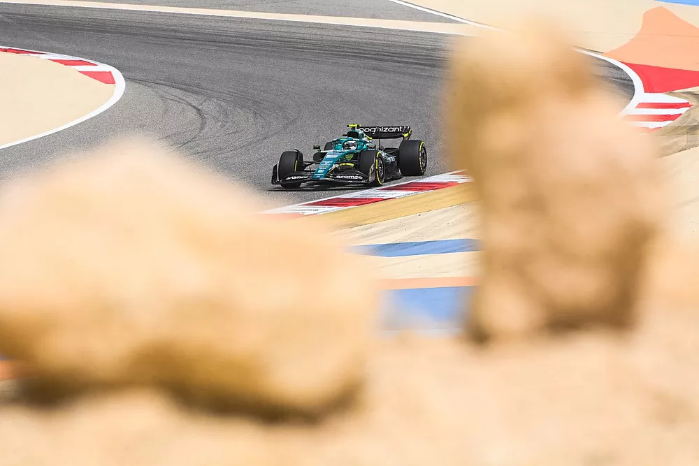 Sebastian Vettel, Aston Martin AMR22

