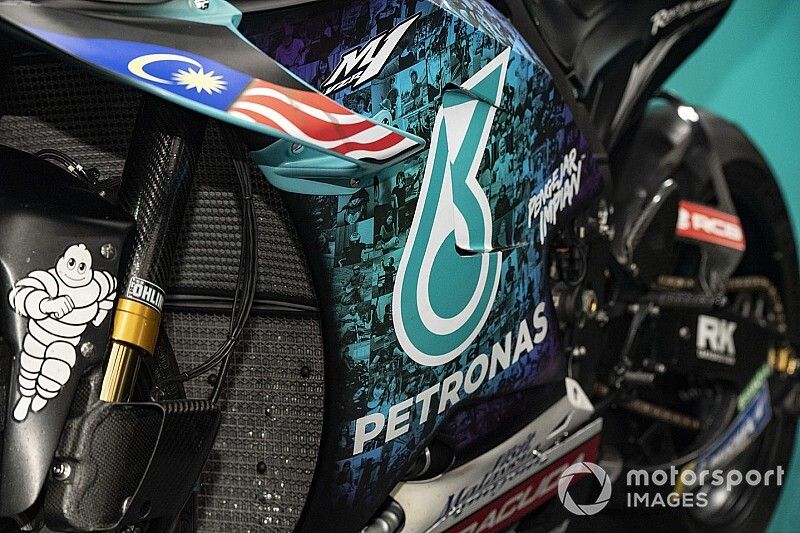 Petronas Yamaha SRT, decoraci&oacute;n carrera de casa