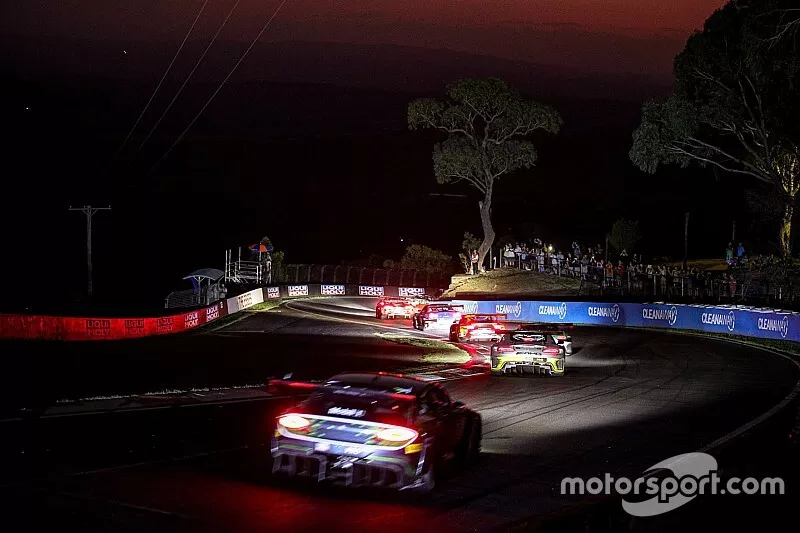 #888 Mercedes-AMG Team Triple Eight Race Engineering Mercedes AMG GT3: Shane Van Gisbergen, Jamie Whincup, Maximilian G&ouml;tz