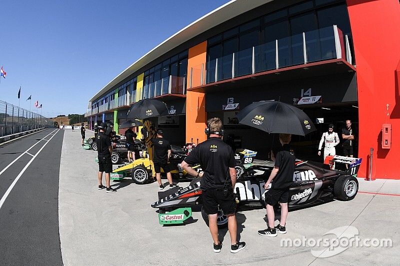 Preparativos em Hampton Downs