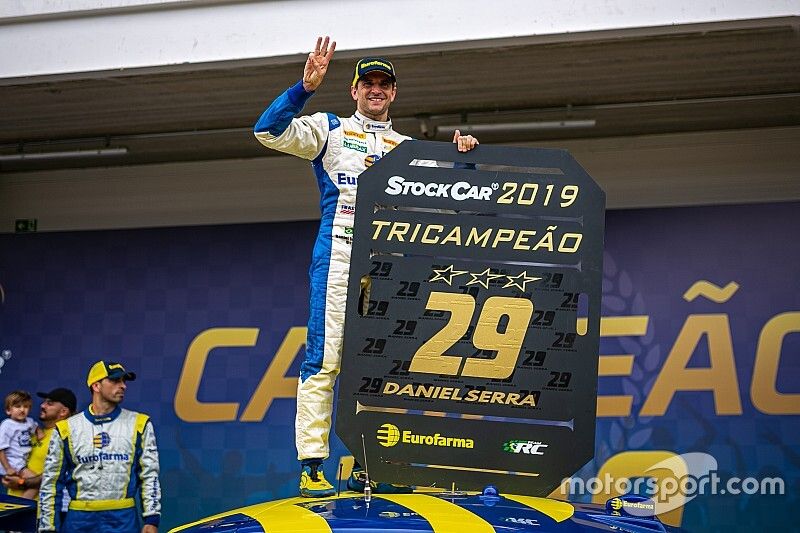 Daniel Serra comemora tricampeonato da Stock Car