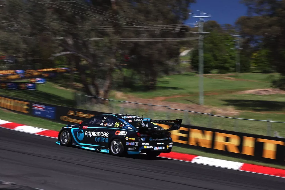 Lee Holdsworth and Chaz Mostert, Walkinshaw Andretti United Holden Commodore