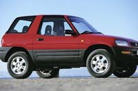 30 a&ntilde;os del Toyota RAV4: la leyenda de los SUV celebra su cumplea&ntilde;os