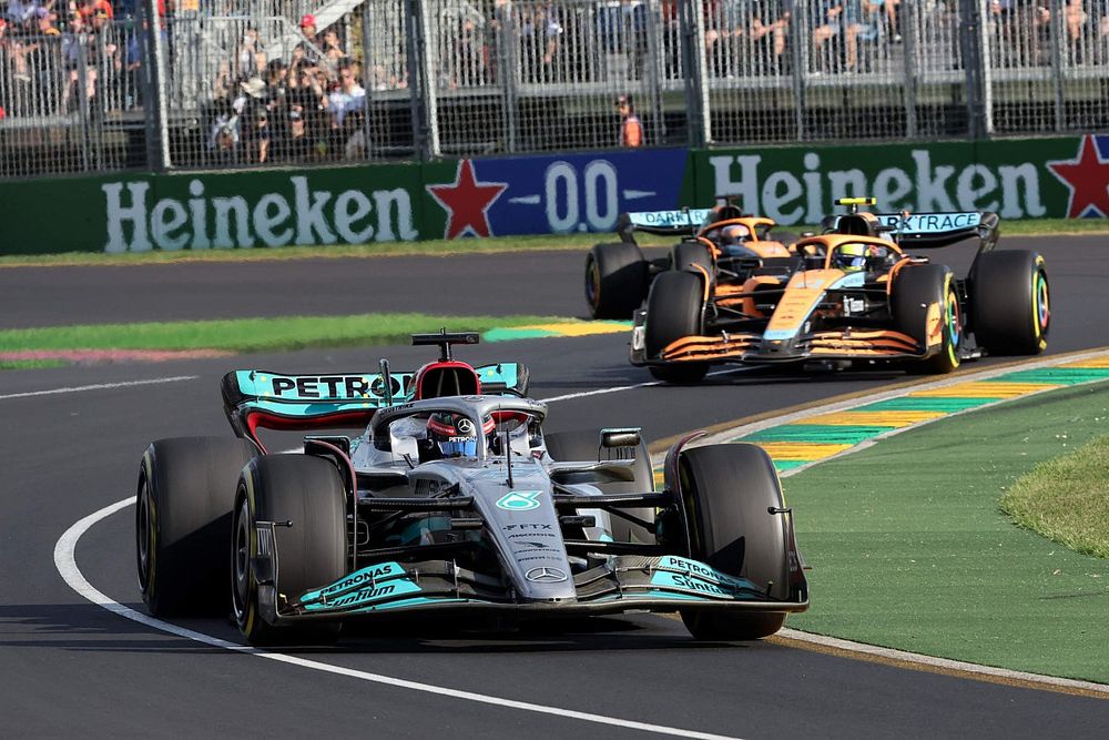 George Russell, Mercedes W13, Lando Norris, McLaren MCL36, Daniel Ricciardo, McLaren MCL36