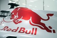 Todos los detalles de la decoraci&oacute;n blanca del Red Bull F1 para Suzuka