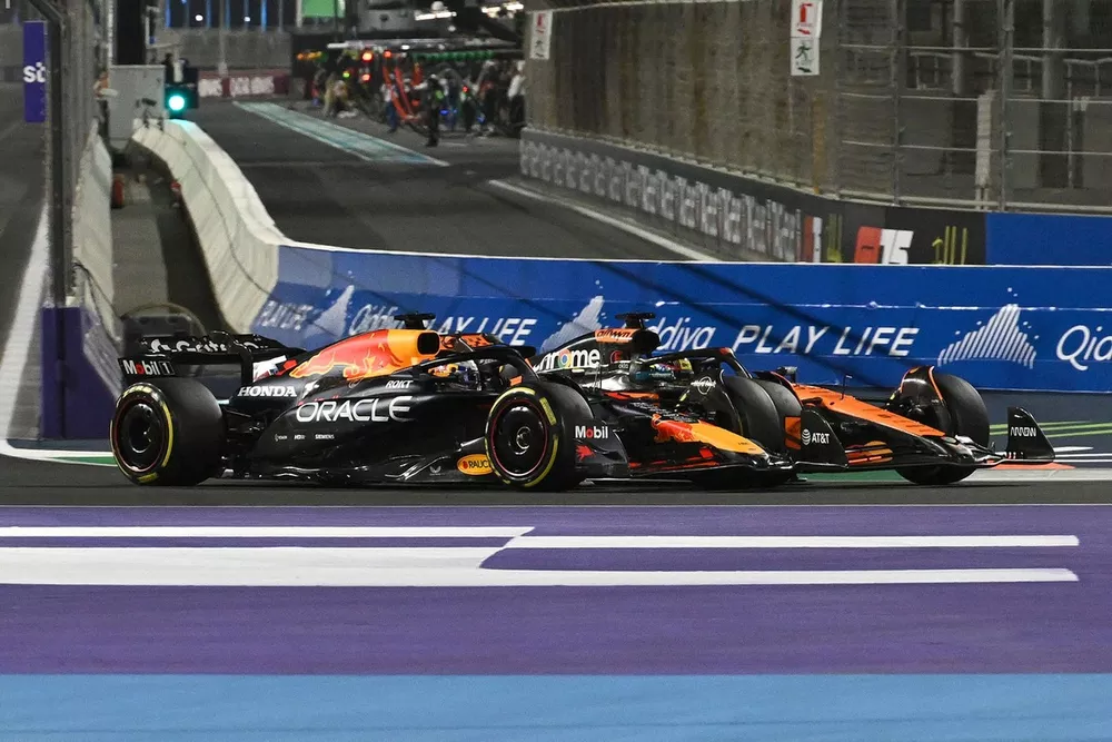 Max Verstappen, Red Bull Racing, Oscar Piastri, McLaren