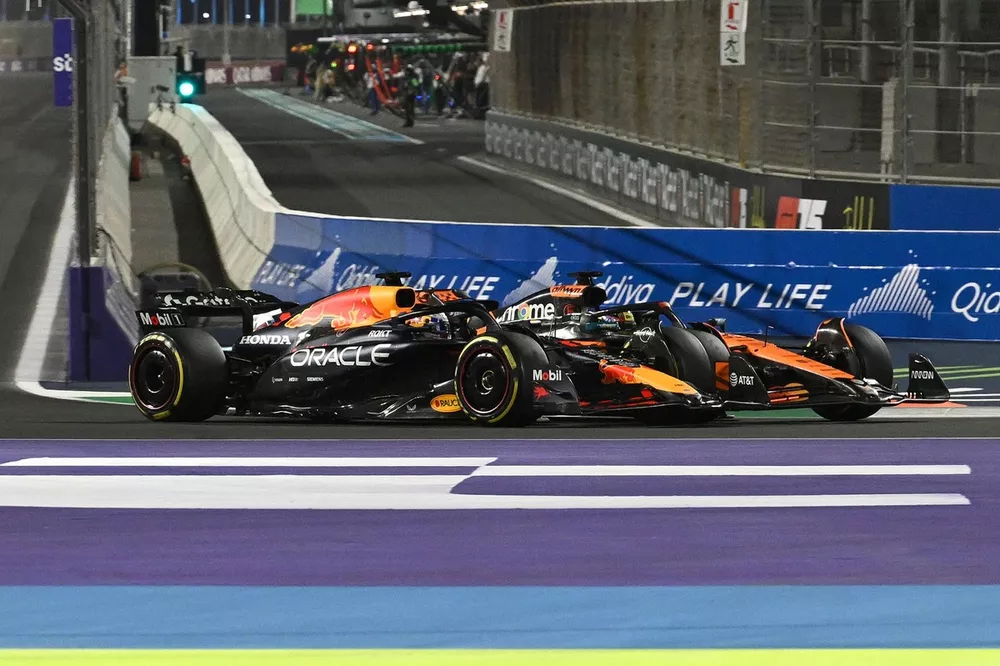 Max Verstappen, Red Bull Racing, Oscar Piastri, McLaren