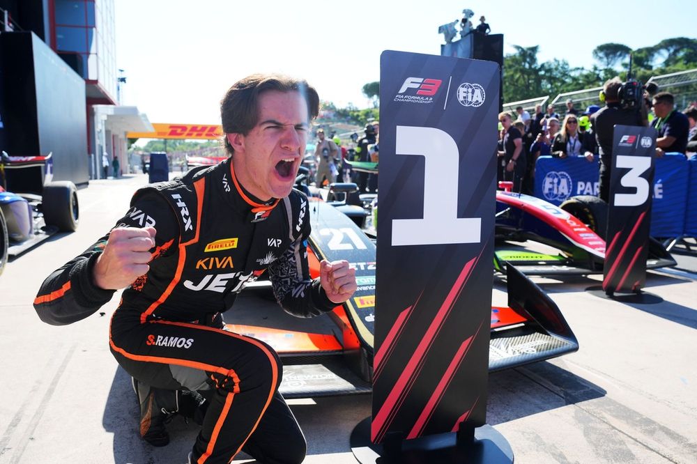 Race winner Santiago Ramos, Van Amersfoort Racing