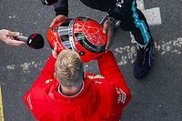 F1: el emotivo gesto de Mick Schumacher con Lewis Hamilton