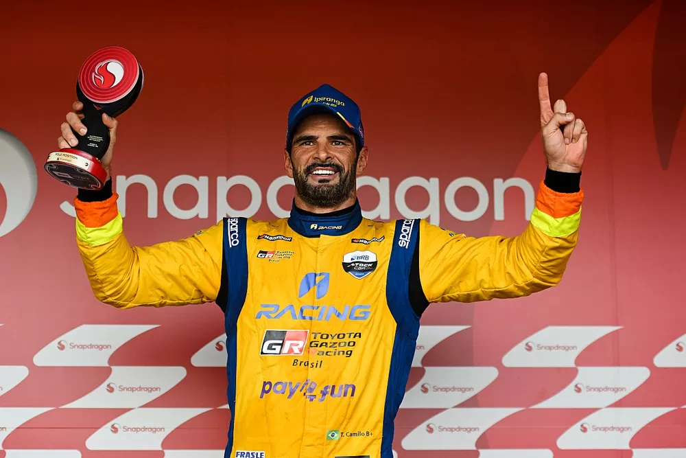 Thiago Camilo comemora pole position em Tarum&atilde;