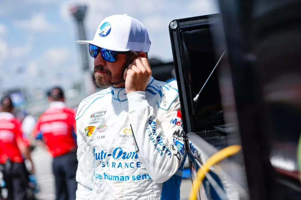 Martin Truex Jr, Joe Gibbs Racing, Auto-Owners Insurance Toyota Camry