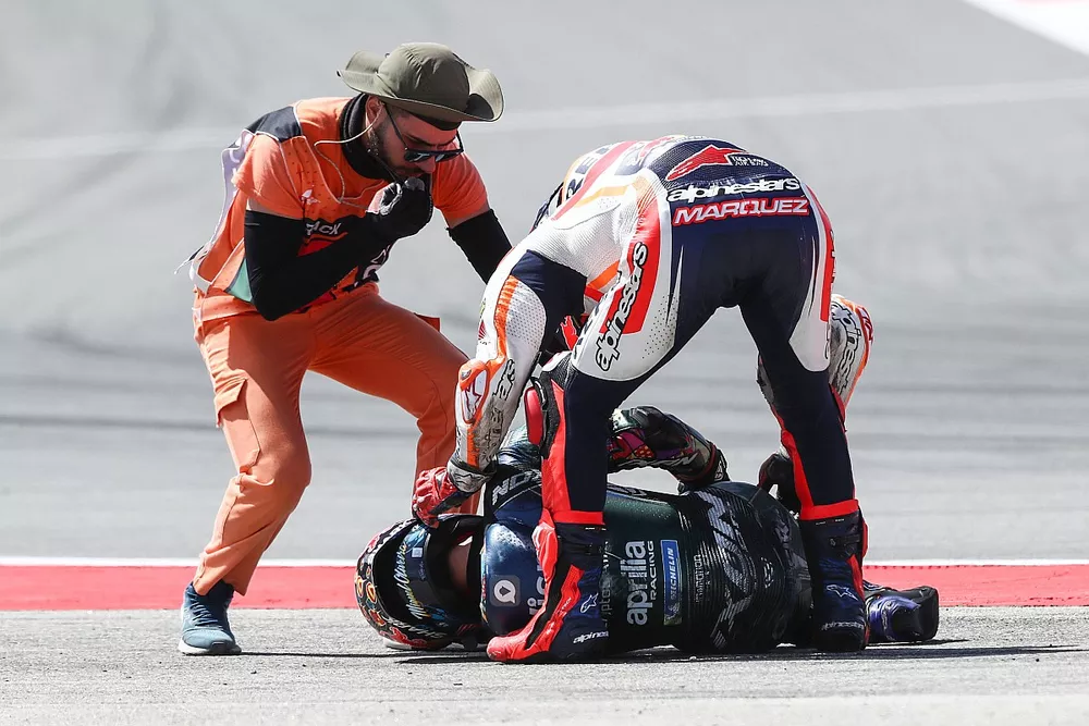 MotoGP | Marc Marquez penalizzato con una doppia long lap penalty