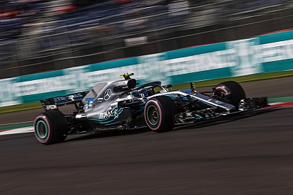 В тренировках на машинах Mercedes возникли проблемы с перегревом моторов
