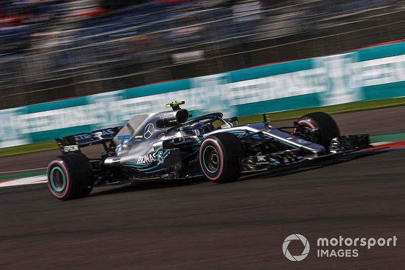В тренировках на машинах Mercedes возникли проблемы с перегревом моторов