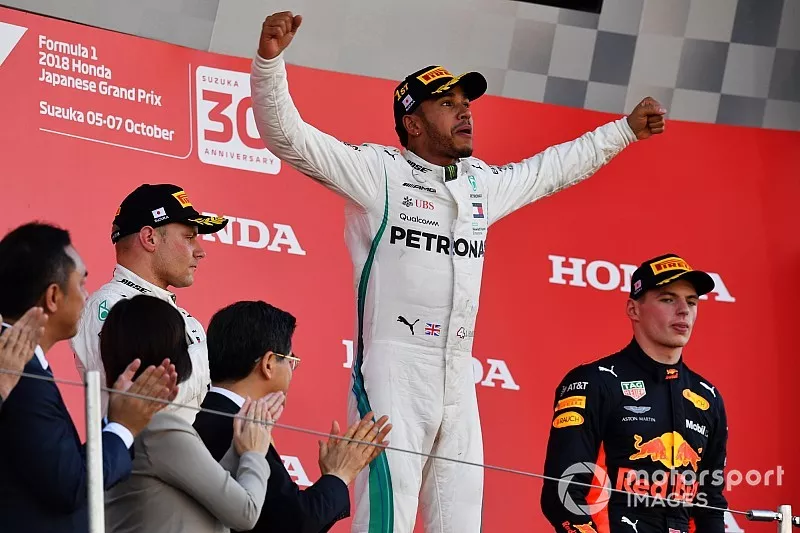 Winnaar Lewis Hamilton, Mercedes AMG F1 op het podium