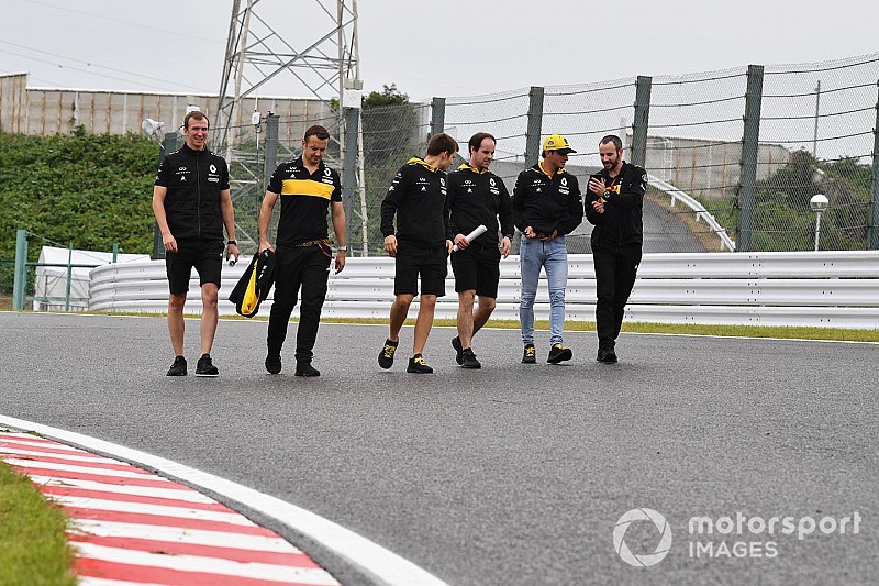 Sainz: „Kompenzálni fogja Bottast a Mercedes…”