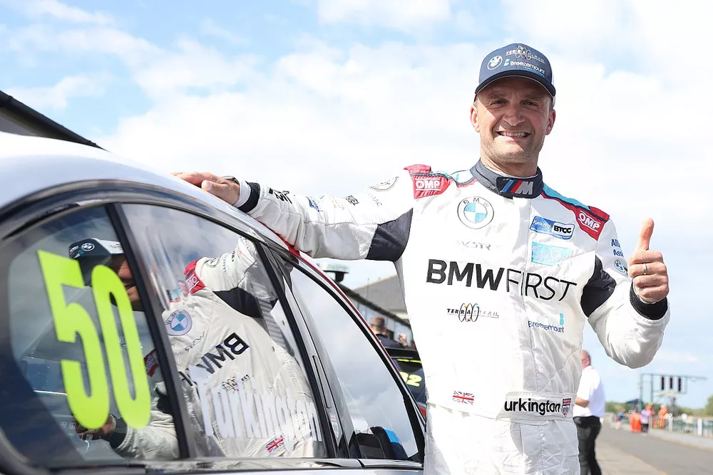 Polesitter Colin Turkington, Team BMW BMW 330e M Sport