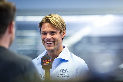 Turkey WRC: Mikkelsen wins opening stage as Ogier spins