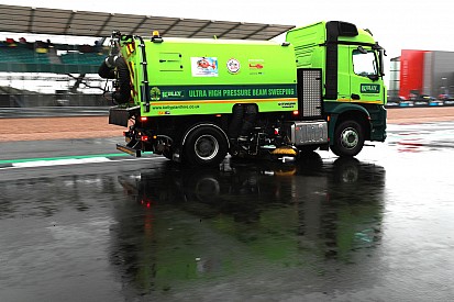 Silverstone deve ser reasfaltado para se manter na MotoGP